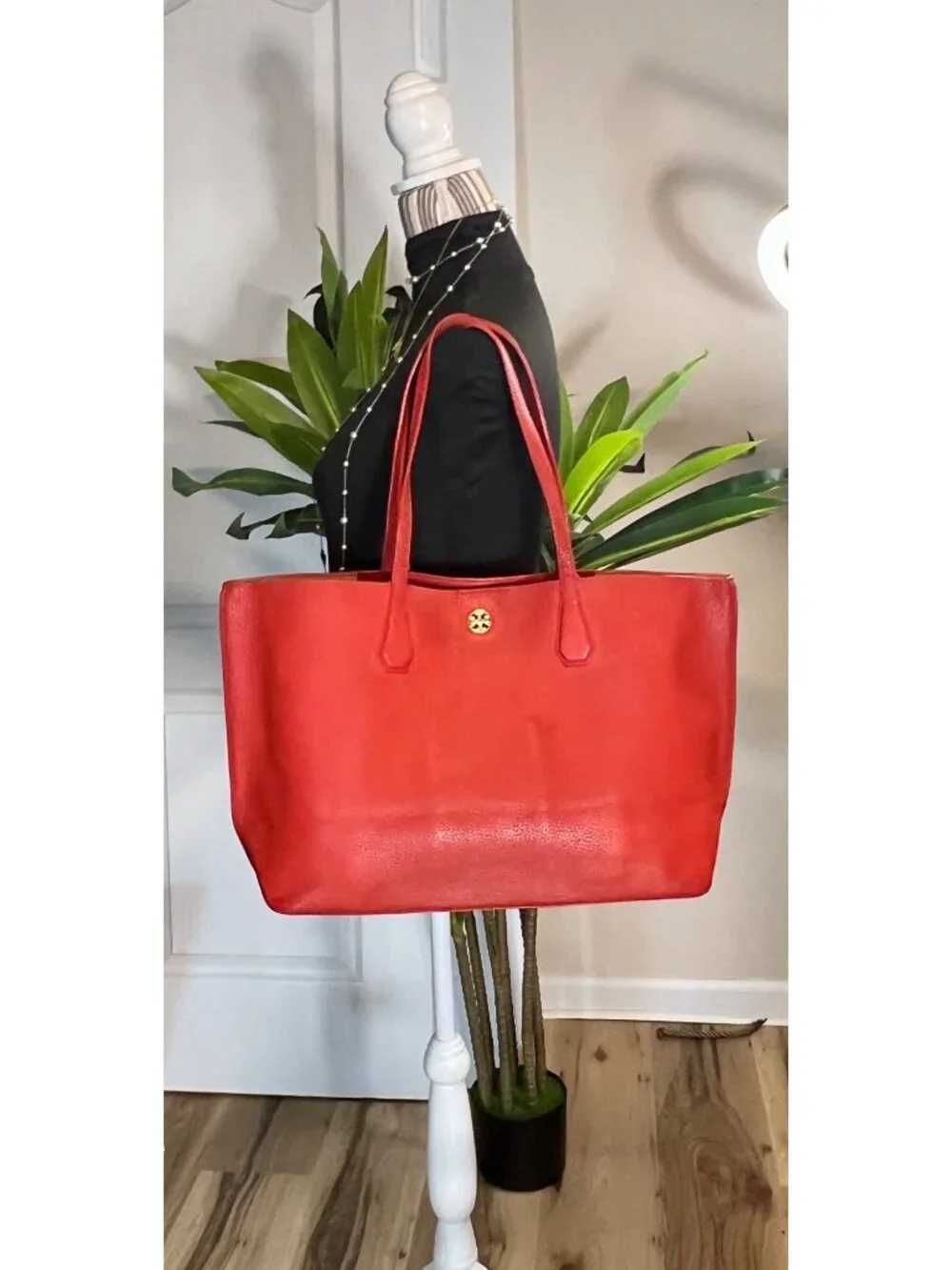 Tory Burch beautiful authentic